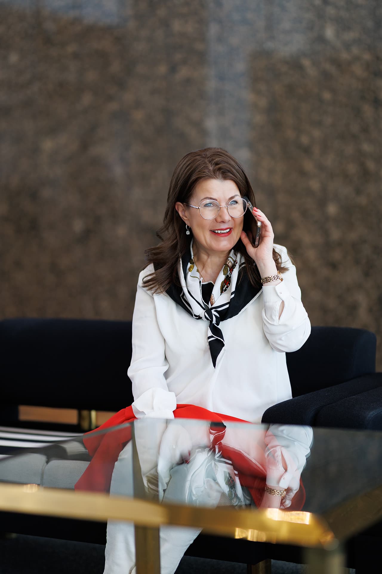 Tia Kopola URALABista tarjoamassa henkilökohtaista uravalmennusta, LinkedIn-optimointia ja modernin työnhaun tukea työnhakijoille Suomessa.-palveluissa Suomessa.