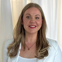 Hilla Sundström, Uravalmentaja, Career coach, URALAB.jpg