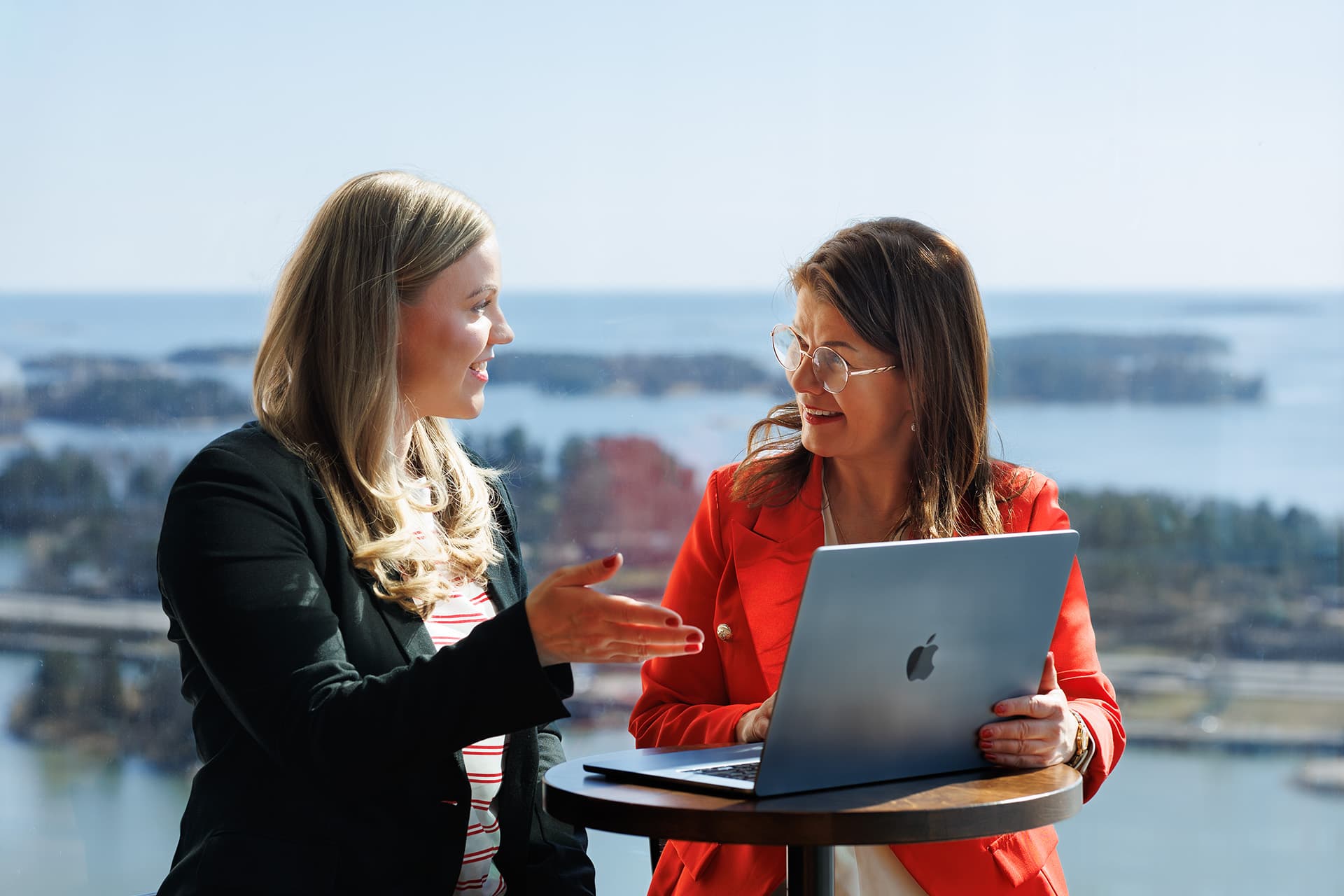 Tia Kopola ja Hilla Sundström, URALAB, outplacement, muutosturva ja työnhakuvalmennus 9.jpg